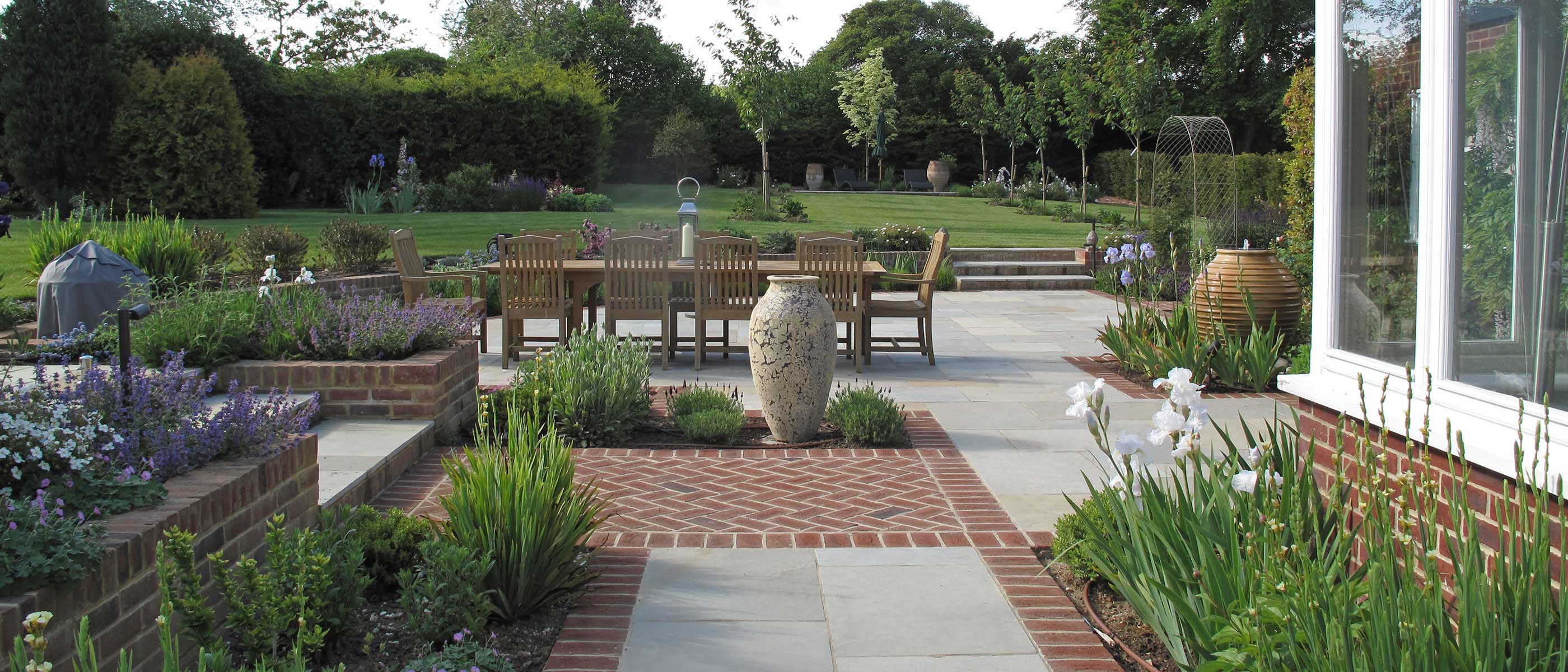 Guildford garden designed by Cherry Mills