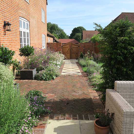 Elizabethan farmhouse garden design in Guildford, Surrey