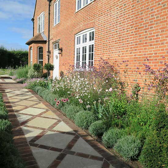 Elizabethan farmhouse garden design in Guildford, Surrey